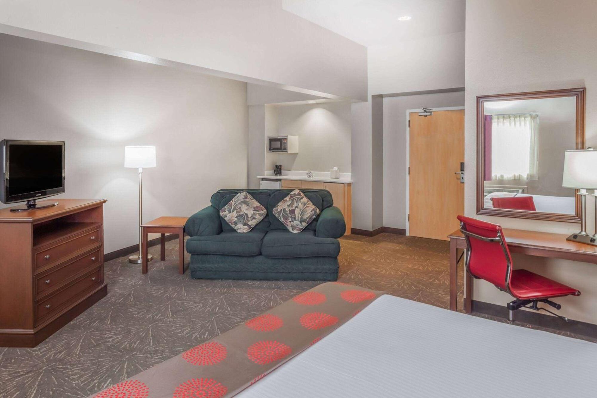 Ramada By Wyndham Hammond Hotel & Conference Center Extérieur photo
