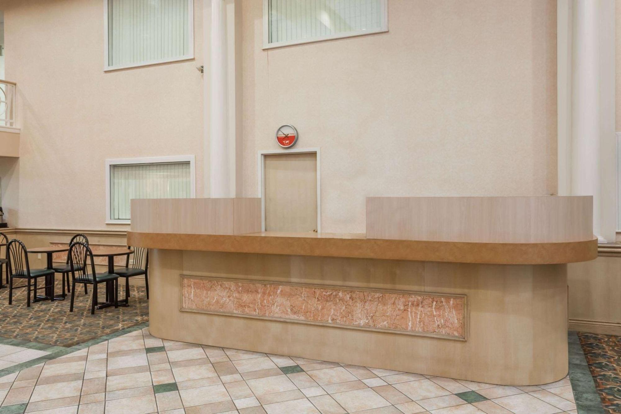 Ramada By Wyndham Hammond Hotel & Conference Center Extérieur photo