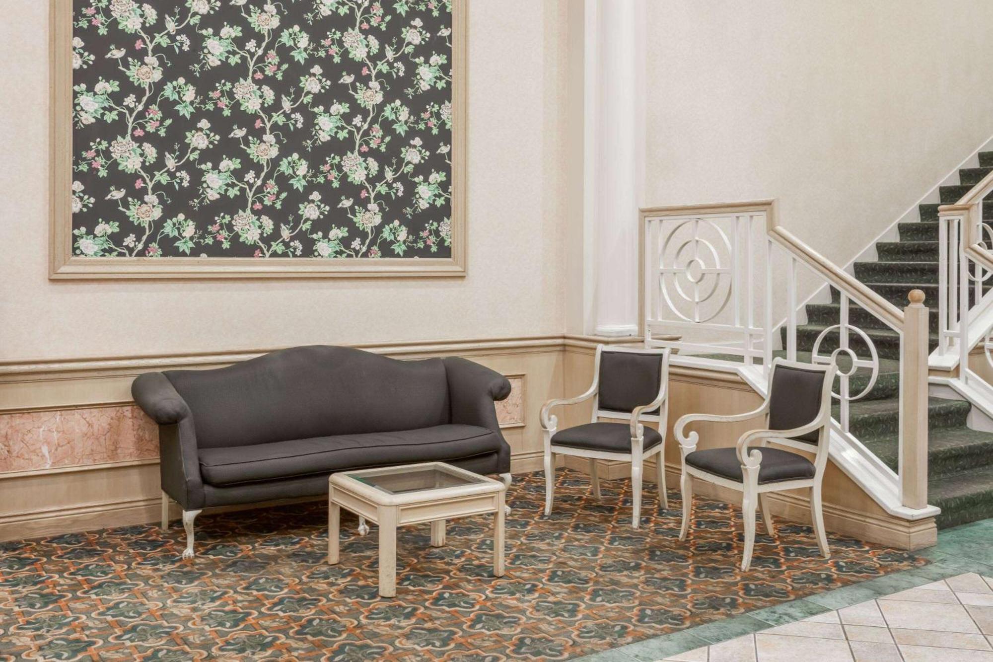 Ramada By Wyndham Hammond Hotel & Conference Center Extérieur photo